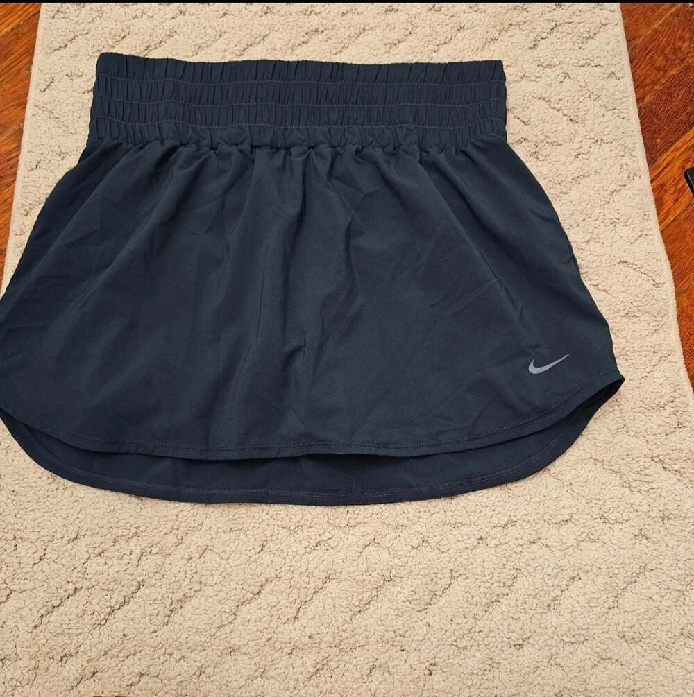 Nike Dri-FIT Women’s Skort Size L Black Built-In Shorts Athletic